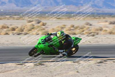 media/Jan-10-2025-CVMA Friday Practice (Fri) [[489e0da257]]/Group 4 and Trackday/Session 2 (Turn 4 Inside)/